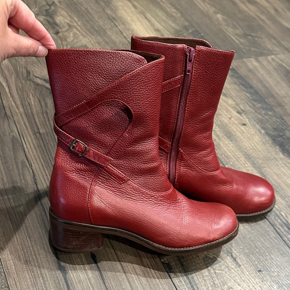 Clark’s Red Boots Women Size 7 - Picture 2 of 8